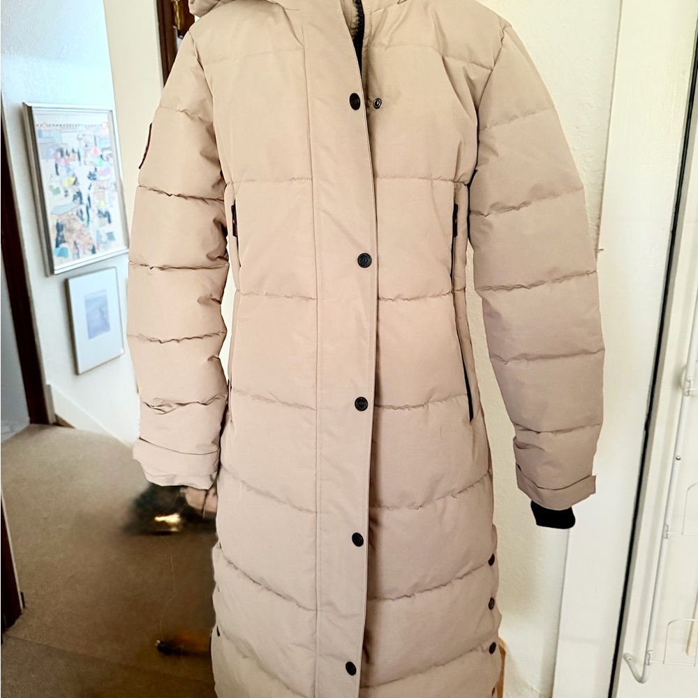 Canada Weather Gear NWT size small Long Quilted Puffer Coat in Light Beige